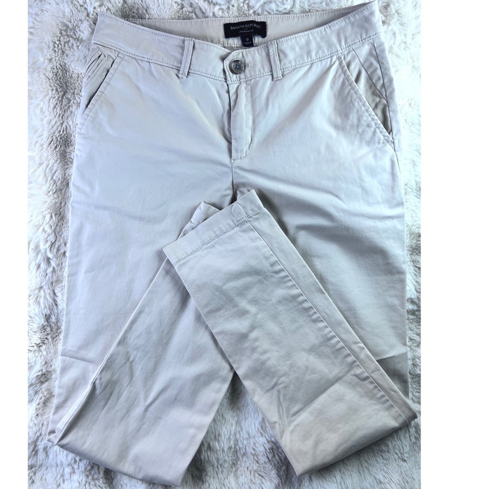 Banana Republic Girlfriend Fit Chino Pants Khaki Tan Tapered Stretch Size 0. A23